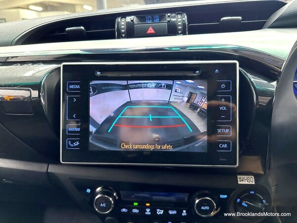 Used Toyota Hilux 2018 for sale - 74251365: Photo 18