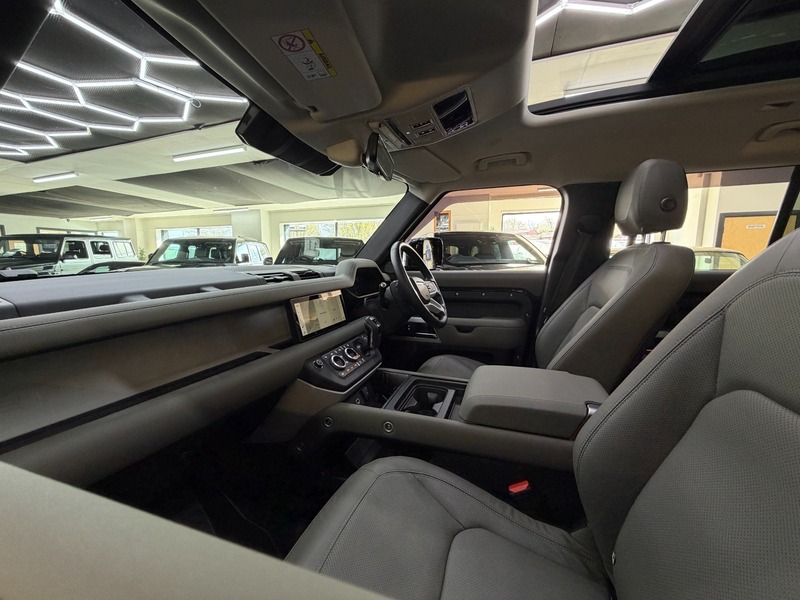 Used Land Rover Defender 2024 for sale - 78182342: Photo 23