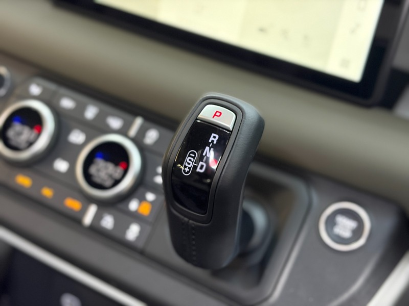 Used Land Rover Defender 2024 for sale - 78182342: Photo 28