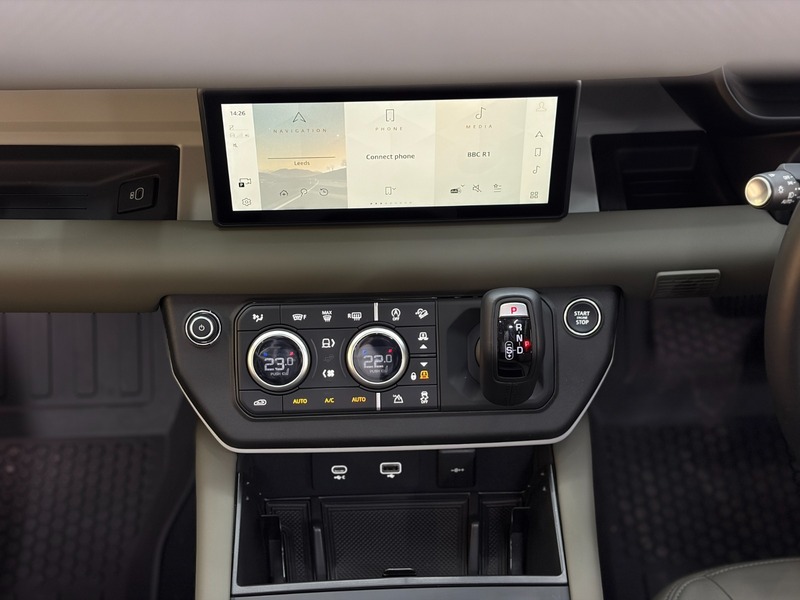 Used Land Rover Defender 2024 for sale - 78182342: Photo 31