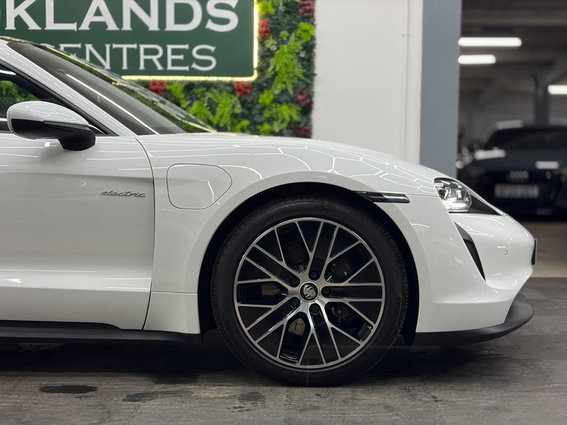 Used Porsche Taycan 2021 for sale - 77014692: Photo 10