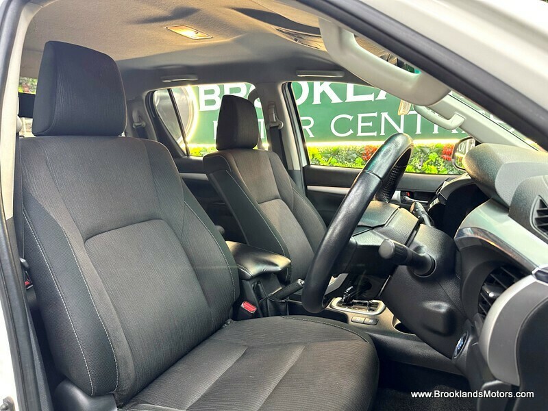 Used Toyota Hilux 2018 for sale - 76510438: Photo 14