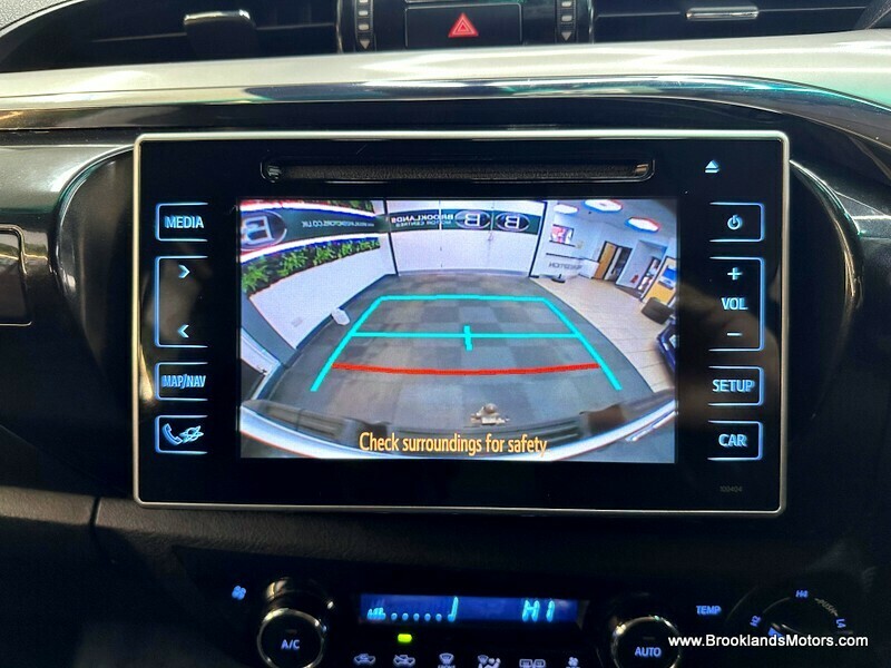 Used Toyota Hilux 2018 for sale - 76510438: Photo 17