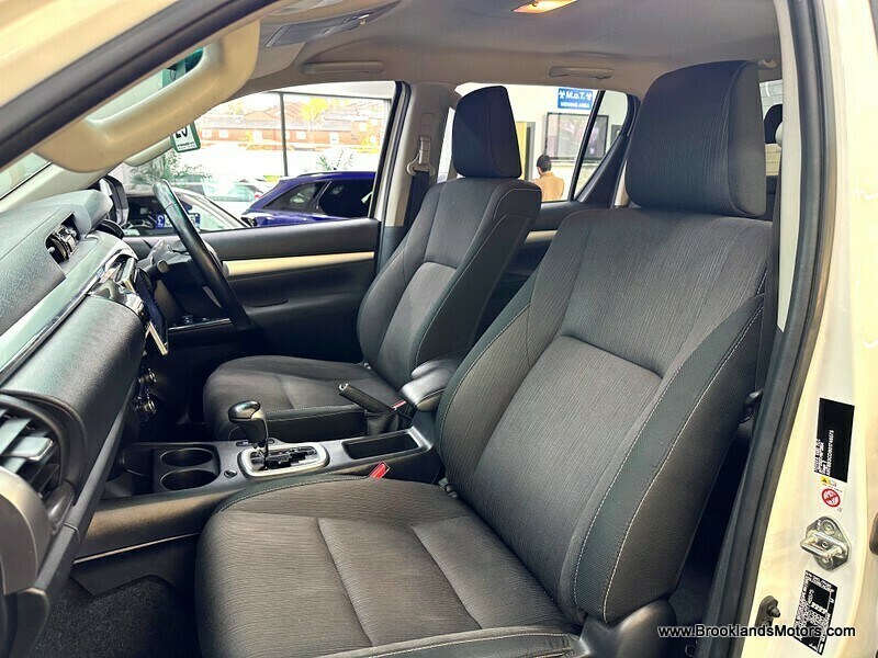 Used Toyota Hilux 2018 for sale - 76510438: Photo 18