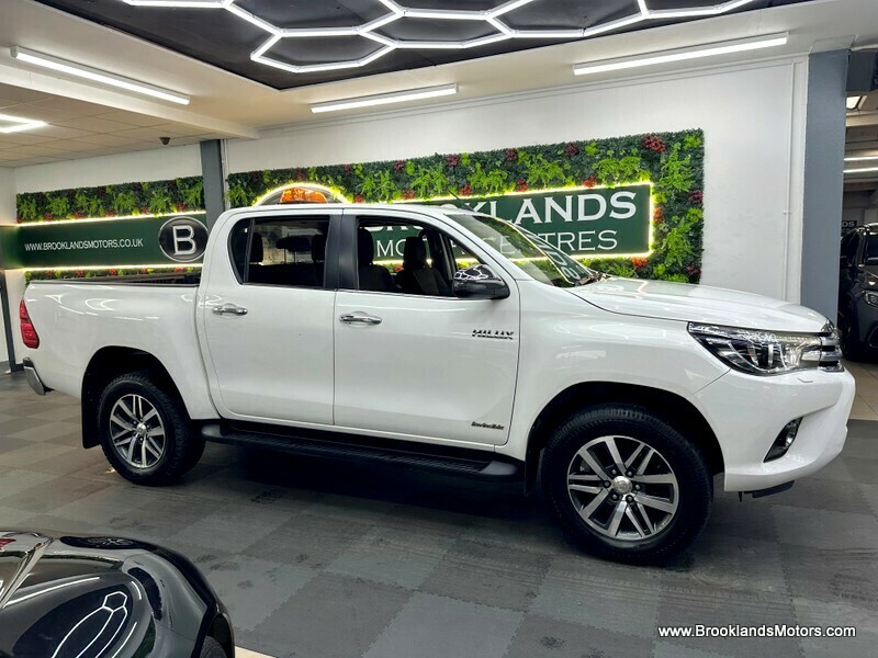 Used Toyota Hilux 2018 for sale - 76510438: Photo 9