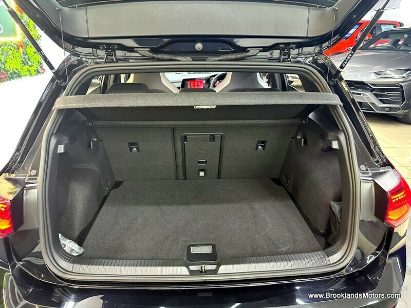 Used Volkswagen Golf 2024 for sale - 76605320: Photo 23
