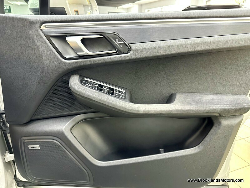 Used Porsche Macan 2021 for sale - 76057180: Photo 18