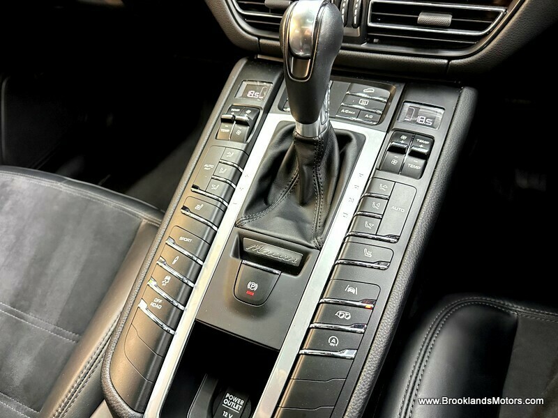 Used Porsche Macan 2021 for sale - 76057180: Photo 21