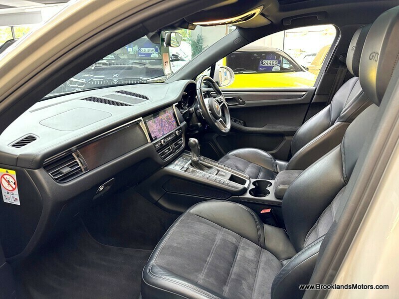Used Porsche Macan 2021 for sale - 76057180: Photo 24