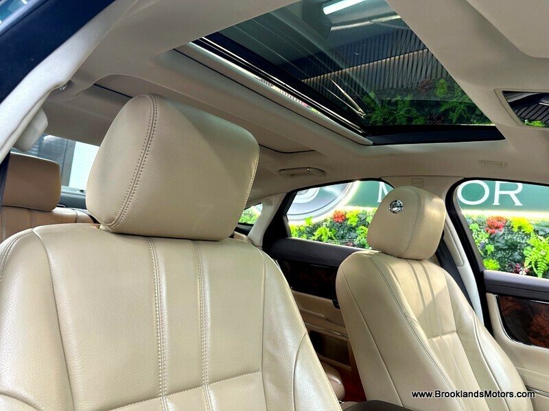 Used Jaguar XJ 2017 for sale - 77906119: Photo 15