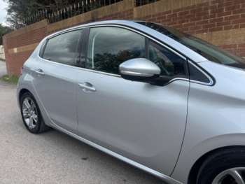 Used Peugeot 208 2013 for sale - 74837555: Photo