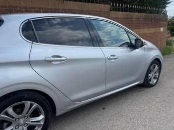 Used Peugeot 208 2013 for sale - 74837555: Photo