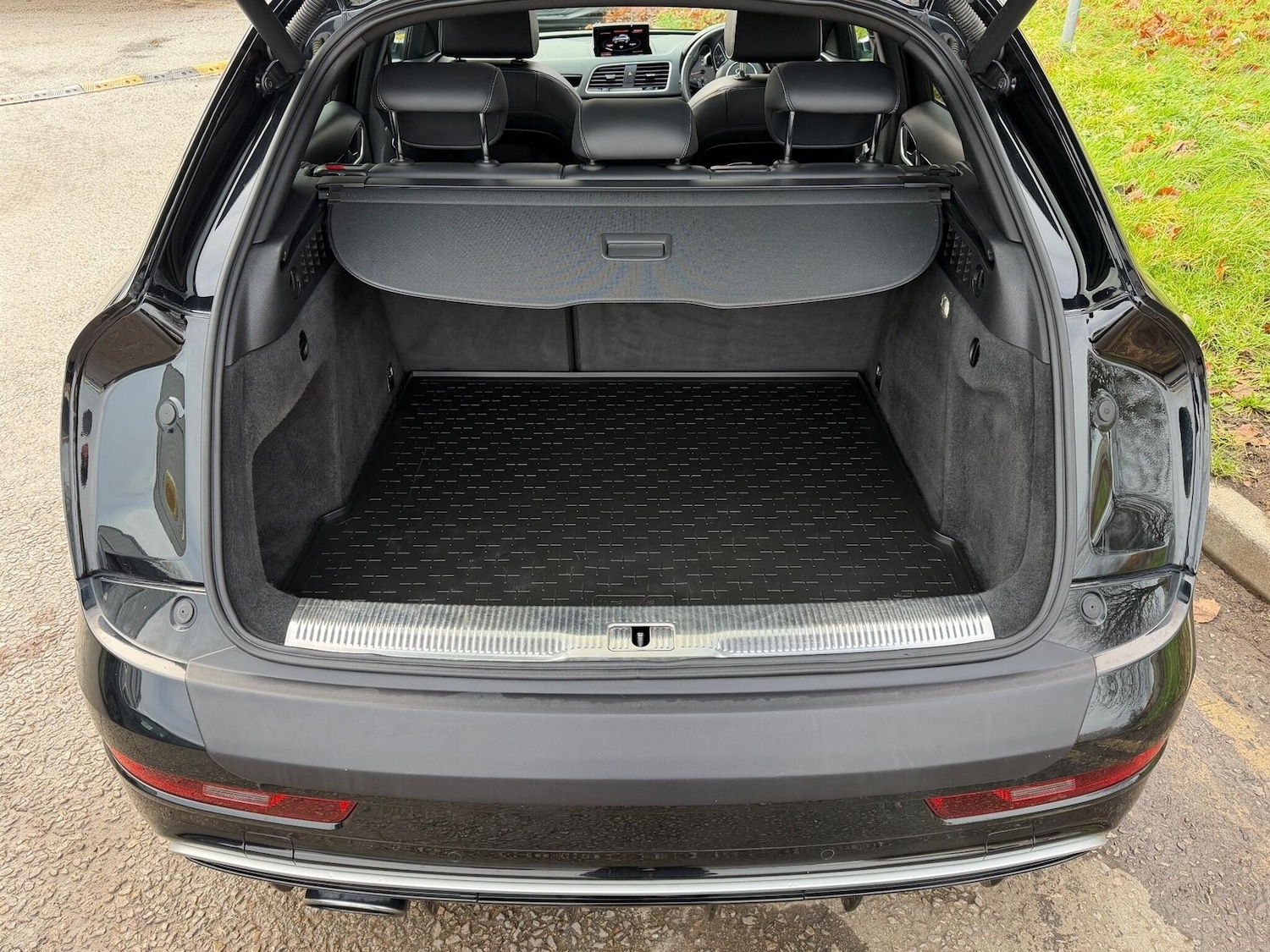 Used Audi RS Q3 2016 for sale - 76627232: Photo 24