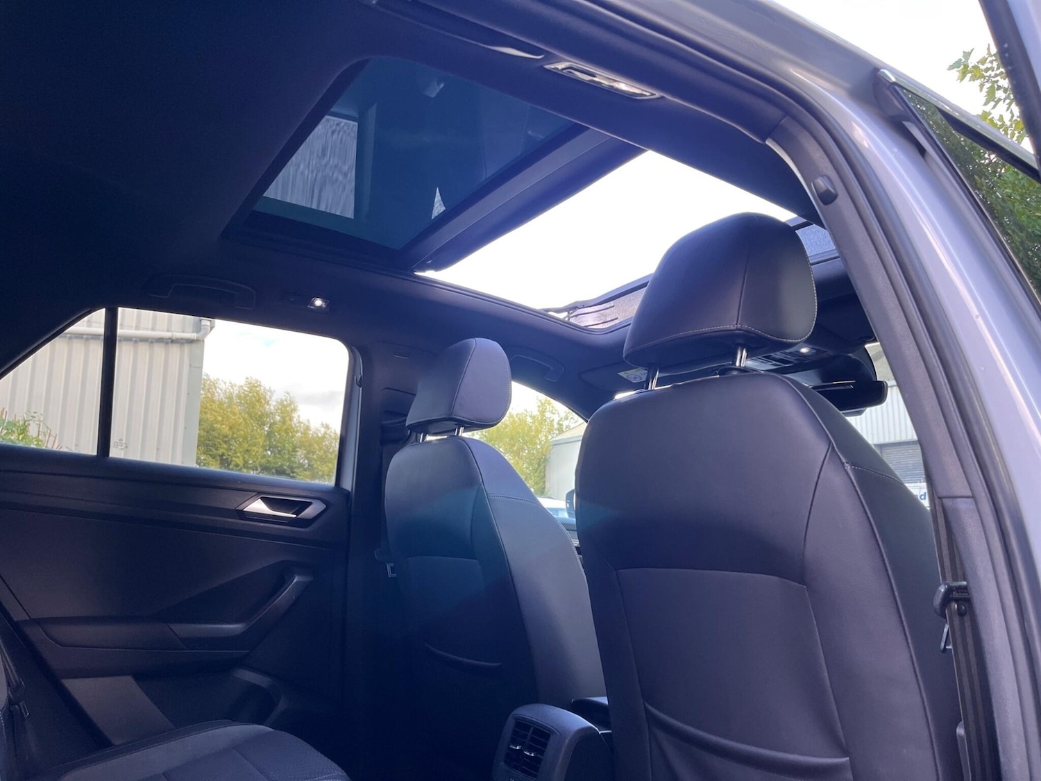 Used Volkswagen T-Roc 2019 for sale - 75606234: Photo 26