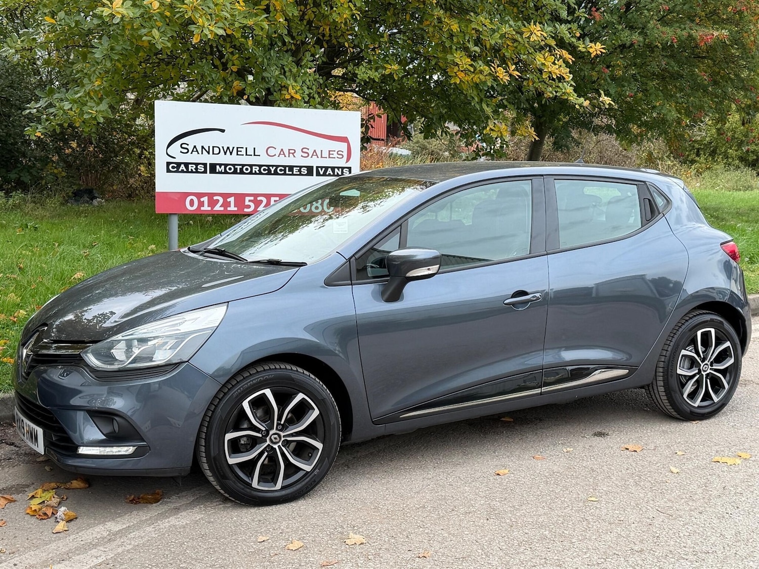 Used Renault Clio 2025 for sale - 76177279: Photo 1