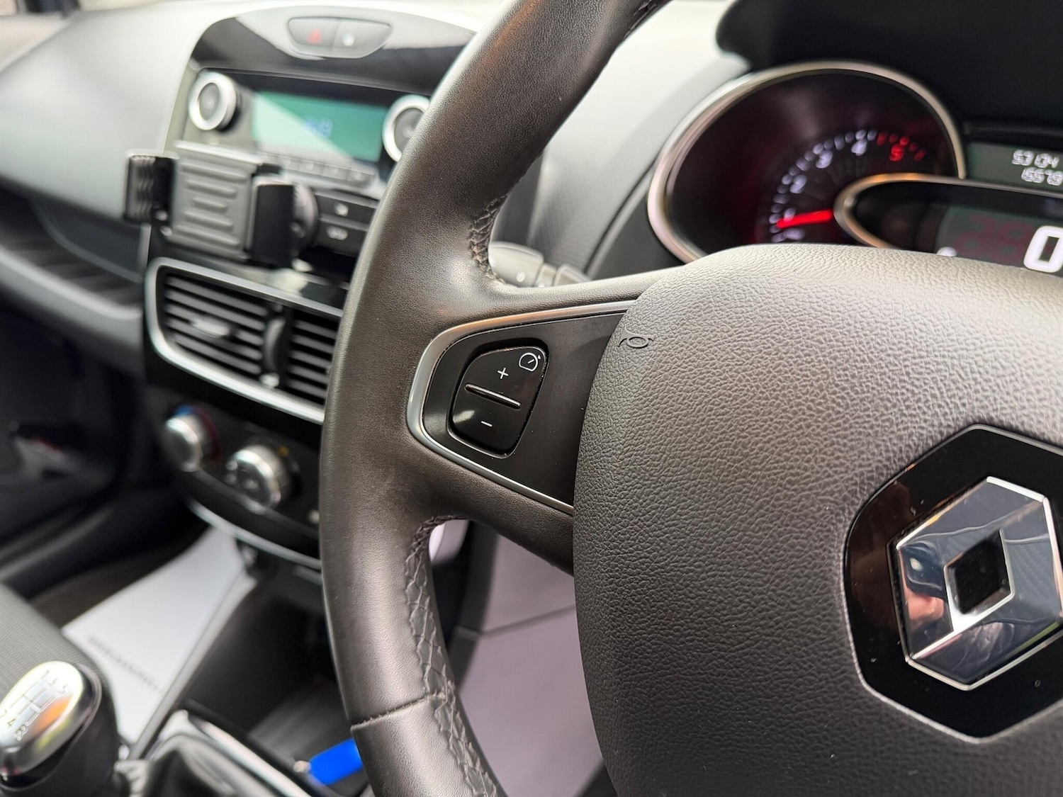 Used Renault Clio 2025 for sale - 76177279: Photo 14