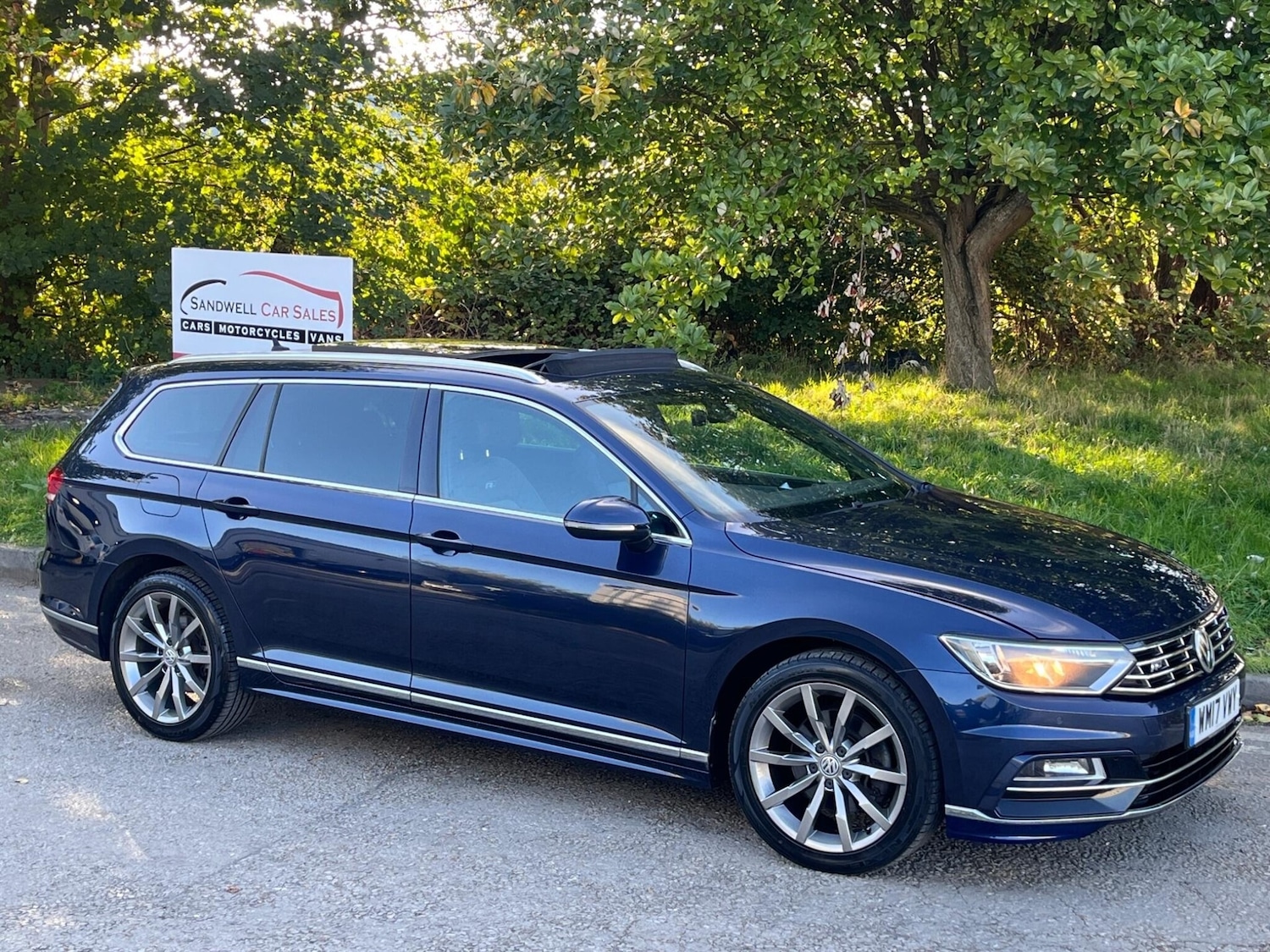 Used Volkswagen Passat 2017 for sale - 76090827: Photo 2