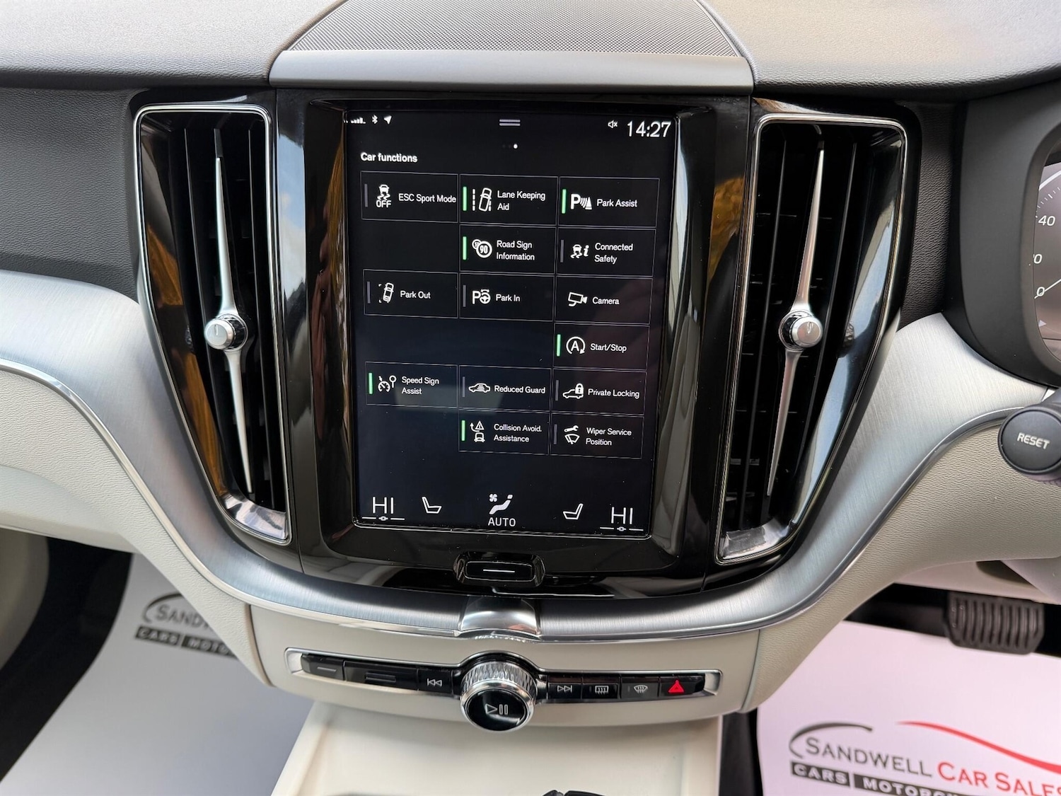 Used Volvo XC60 2018 for sale - 76402959: Photo 14