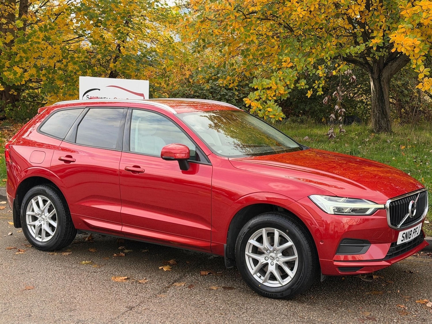 Used Volvo XC60 2018 for sale - 76402959: Photo 2