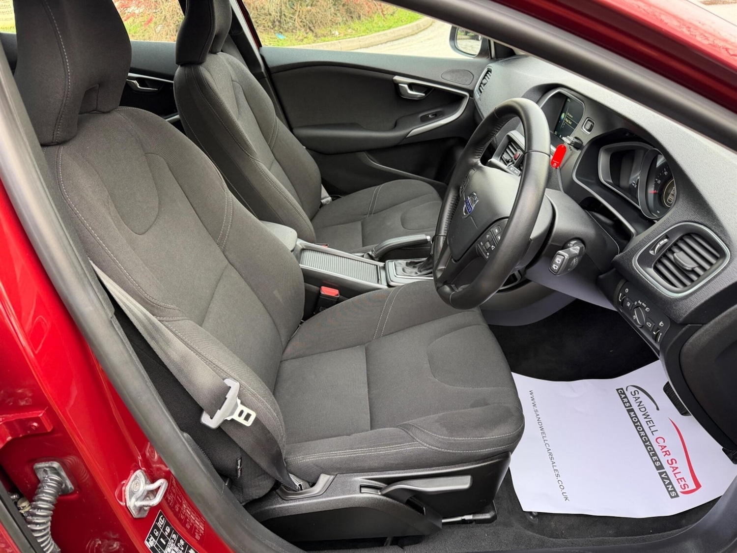 Used Volvo V40 2015 for sale - 77400179: Photo 10