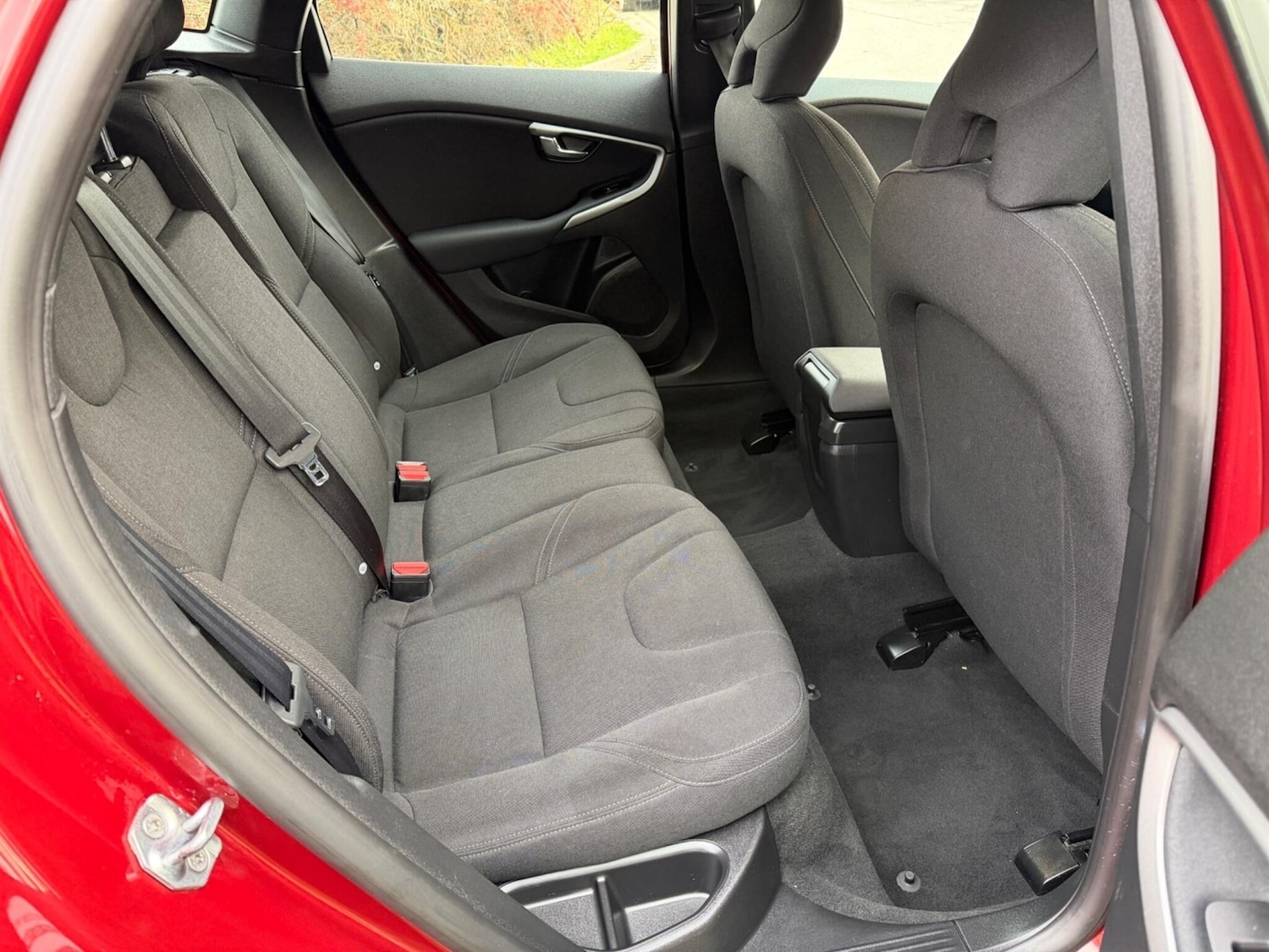 Used Volvo V40 2015 for sale - 77400179: Photo 11