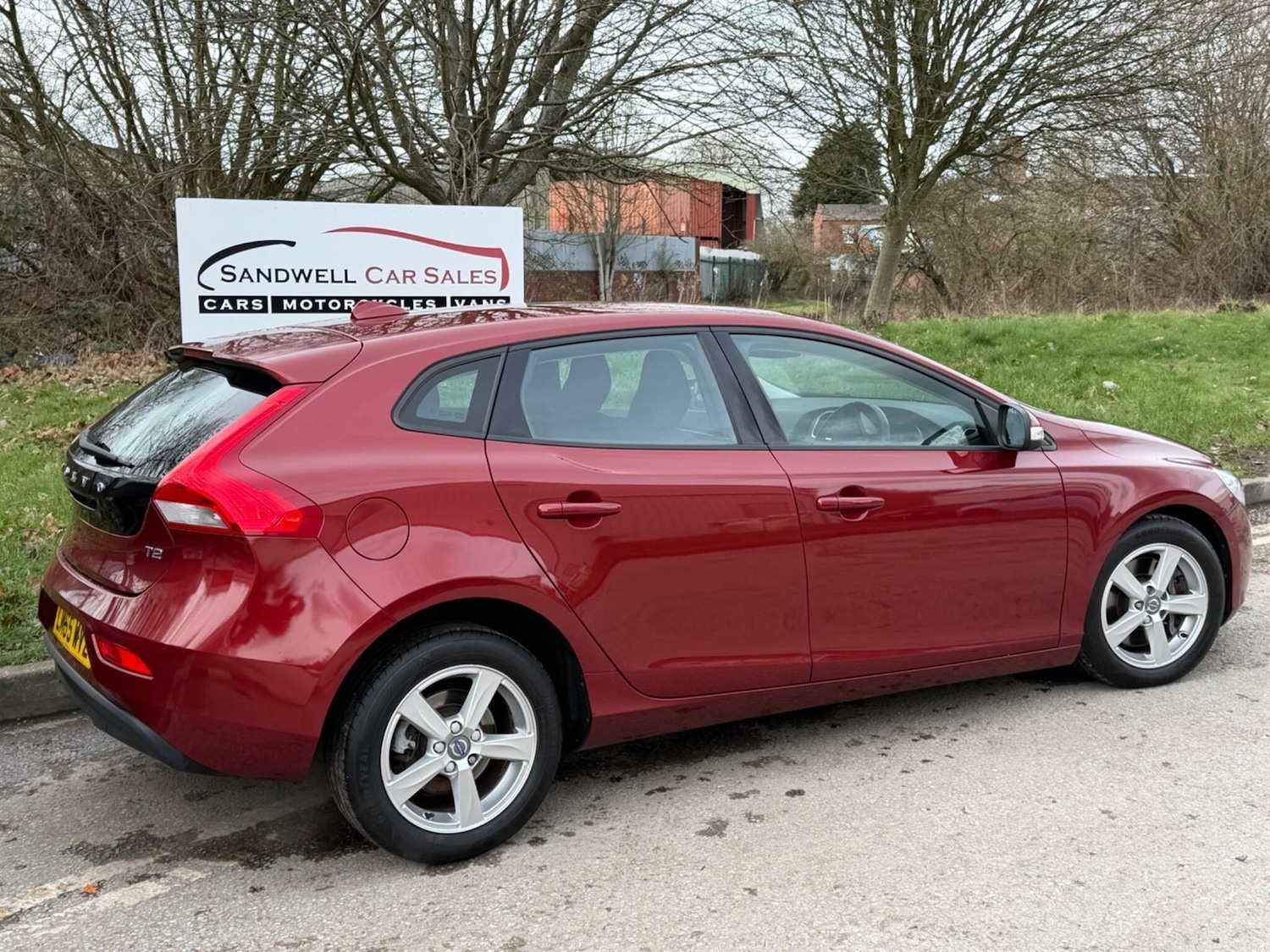 Used Volvo V40 2015 for sale - 77400179: Photo 3