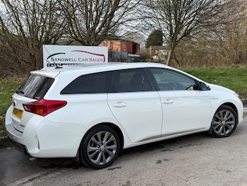 Used Toyota Auris 2014 for sale - 77607487: Photo