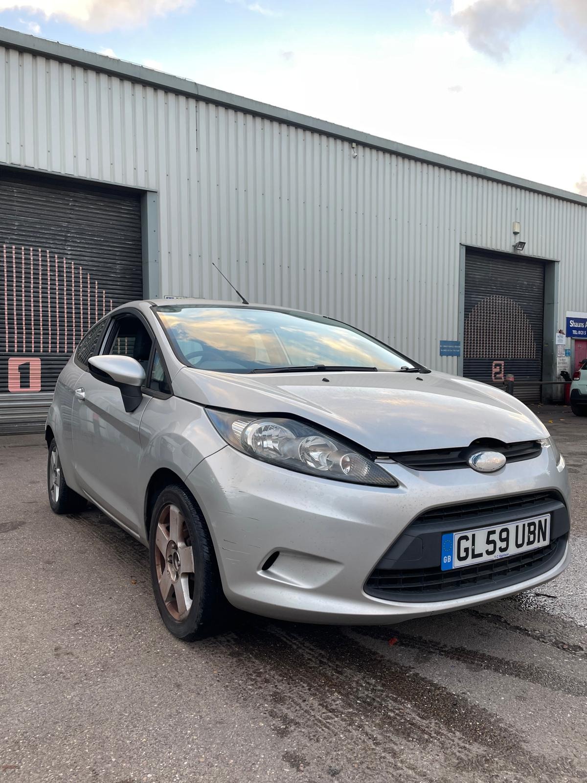 Used Ford Fiesta 2010 for sale - 76375801: Photo 2