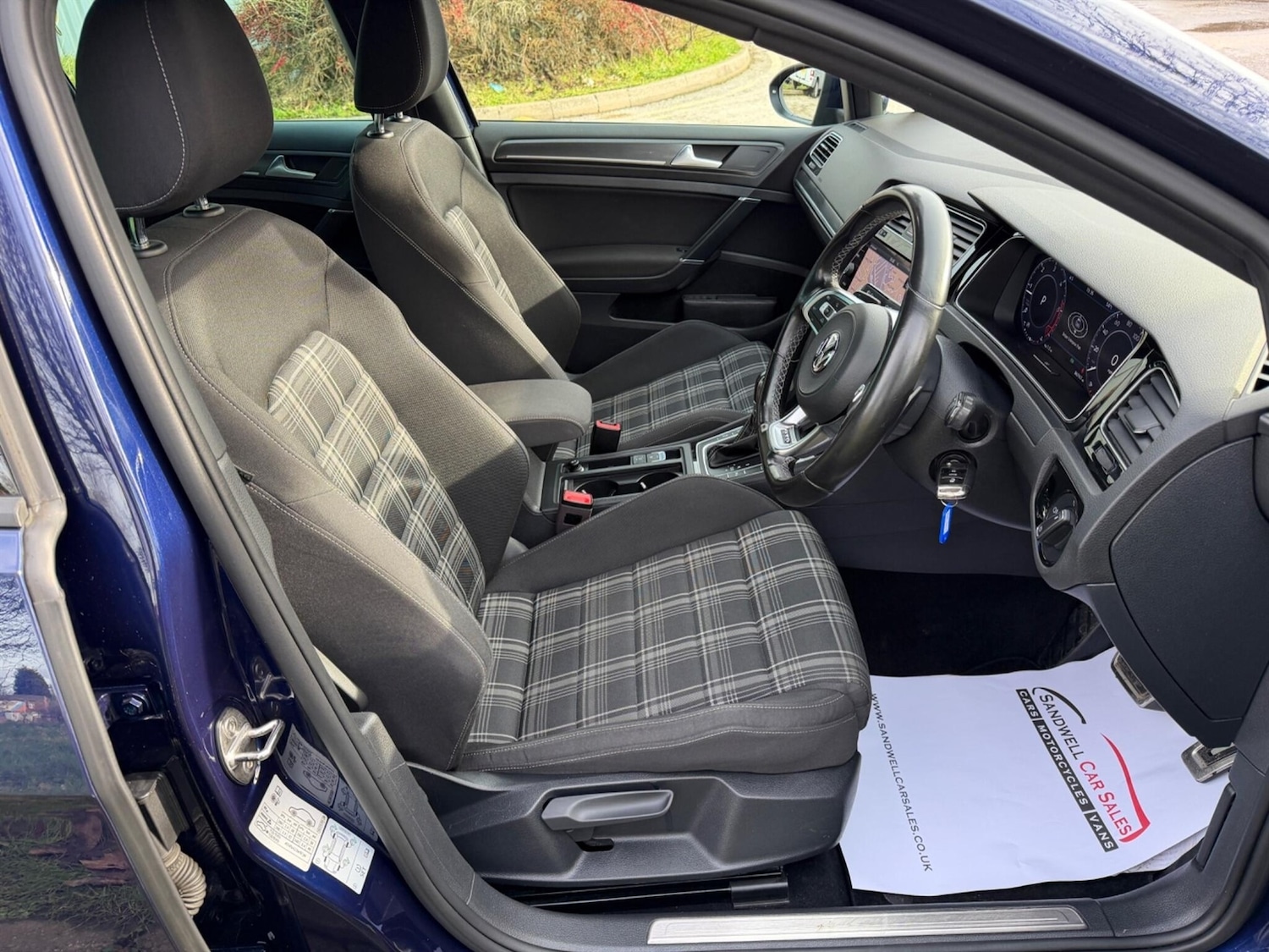 Used Volkswagen Golf 2017 for sale - 77607401: Photo 10