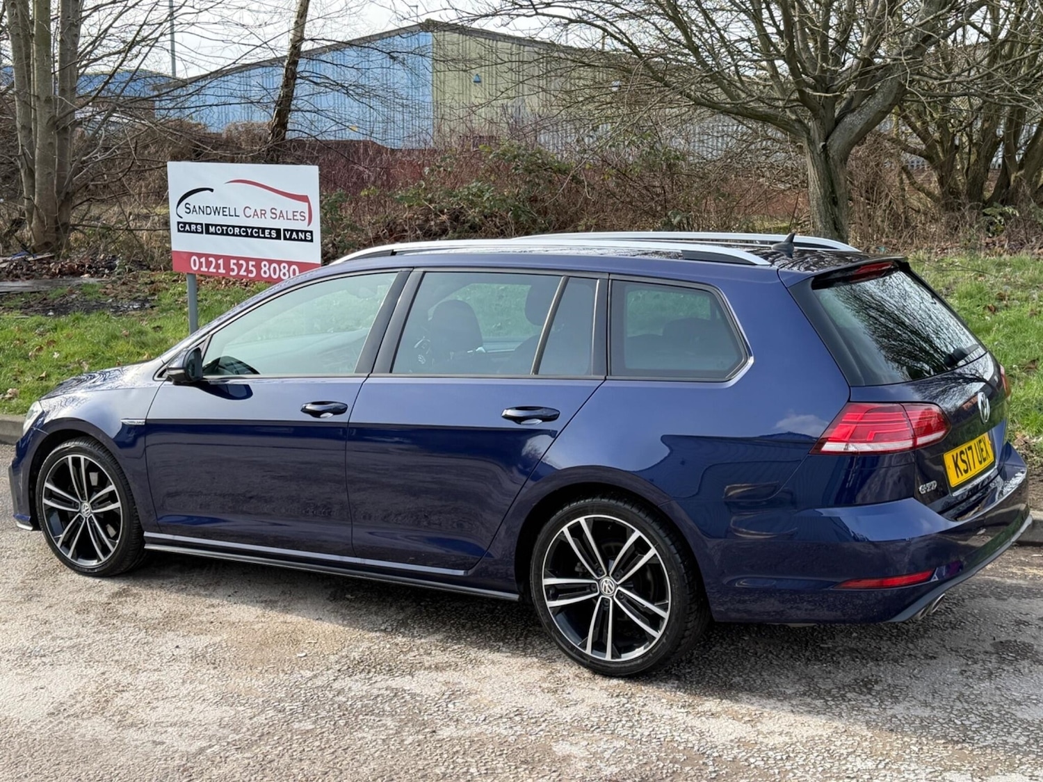 Used Volkswagen Golf 2017 for sale - 77607401: Photo 4