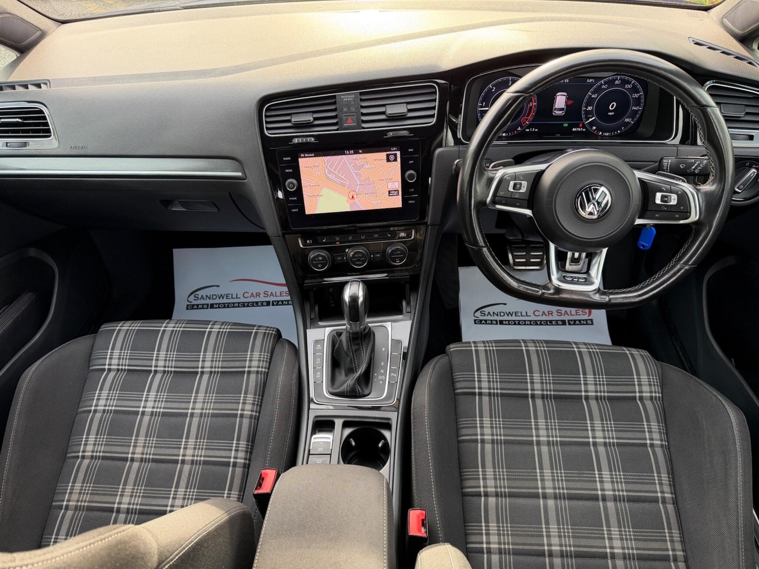 Used Volkswagen Golf 2017 for sale - 77607401: Photo 9