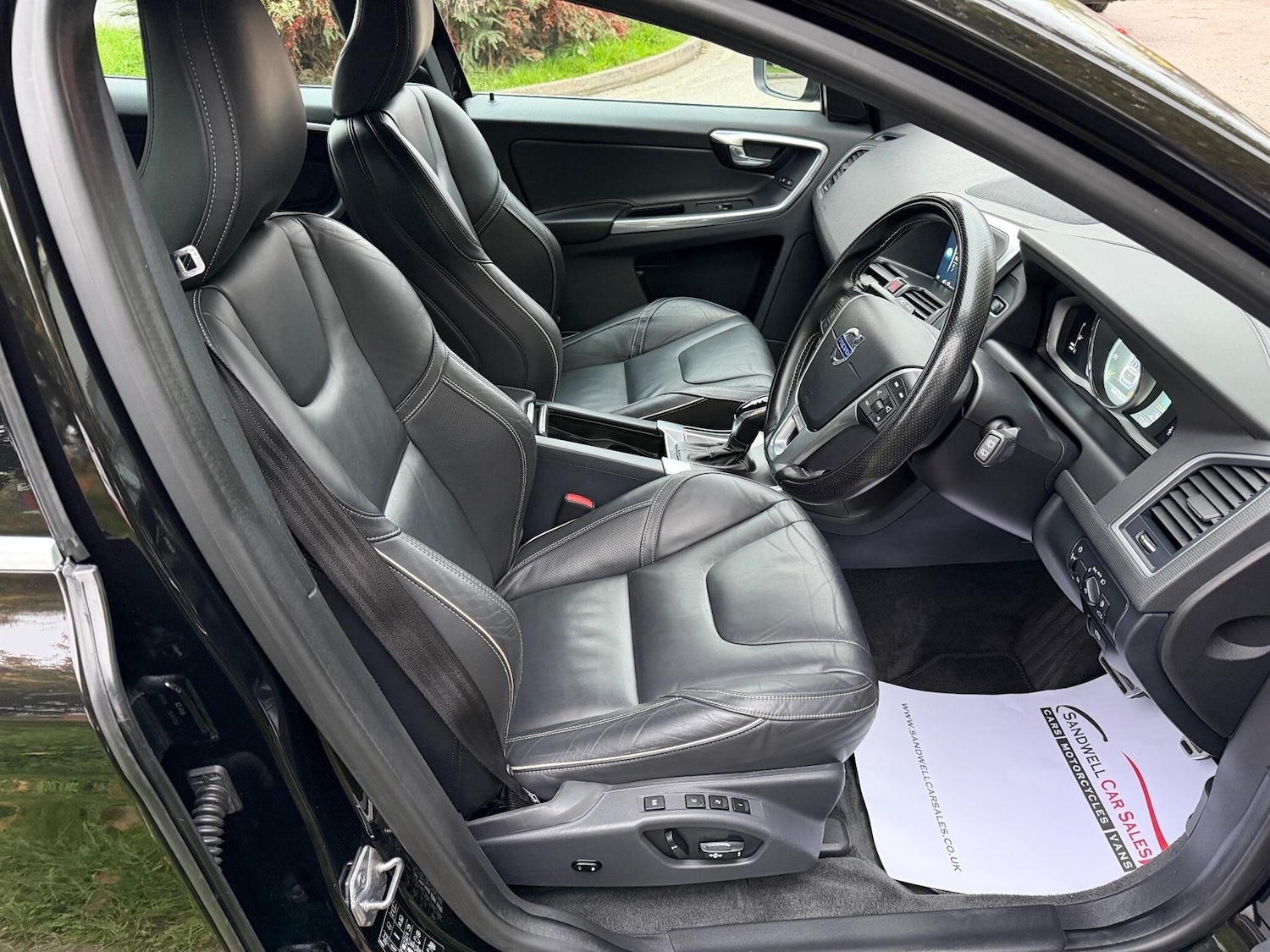 Used Volvo XC60 2015 for sale - 76177245: Photo 10