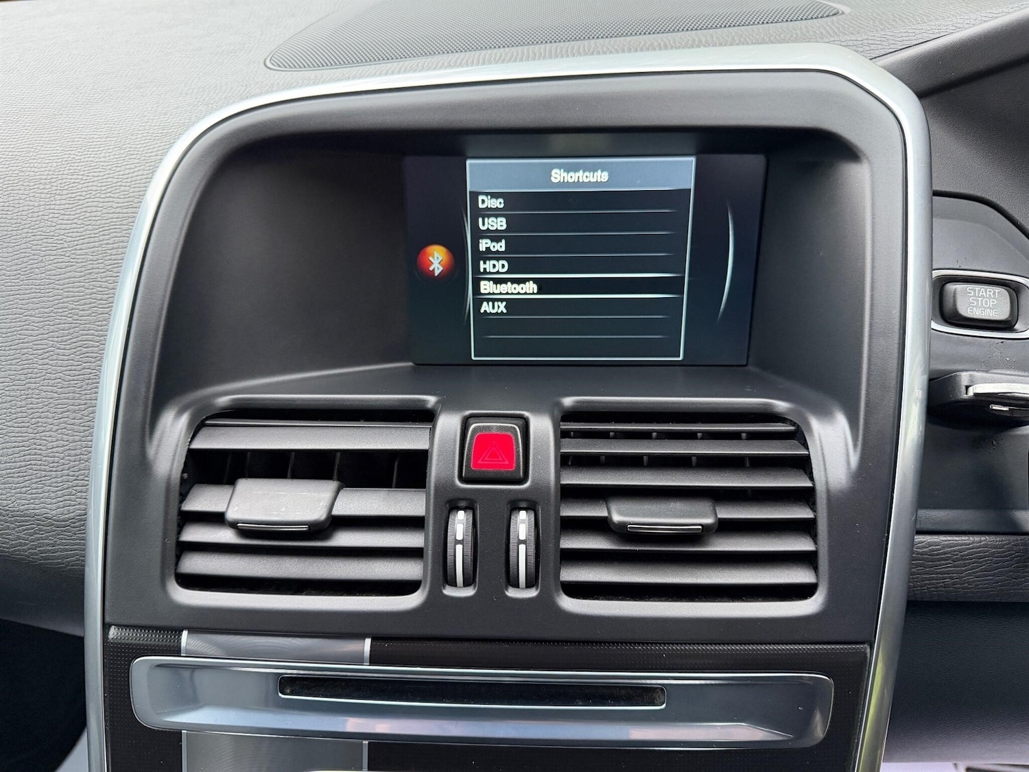 Used Volvo XC60 2015 for sale - 76177245: Photo 15