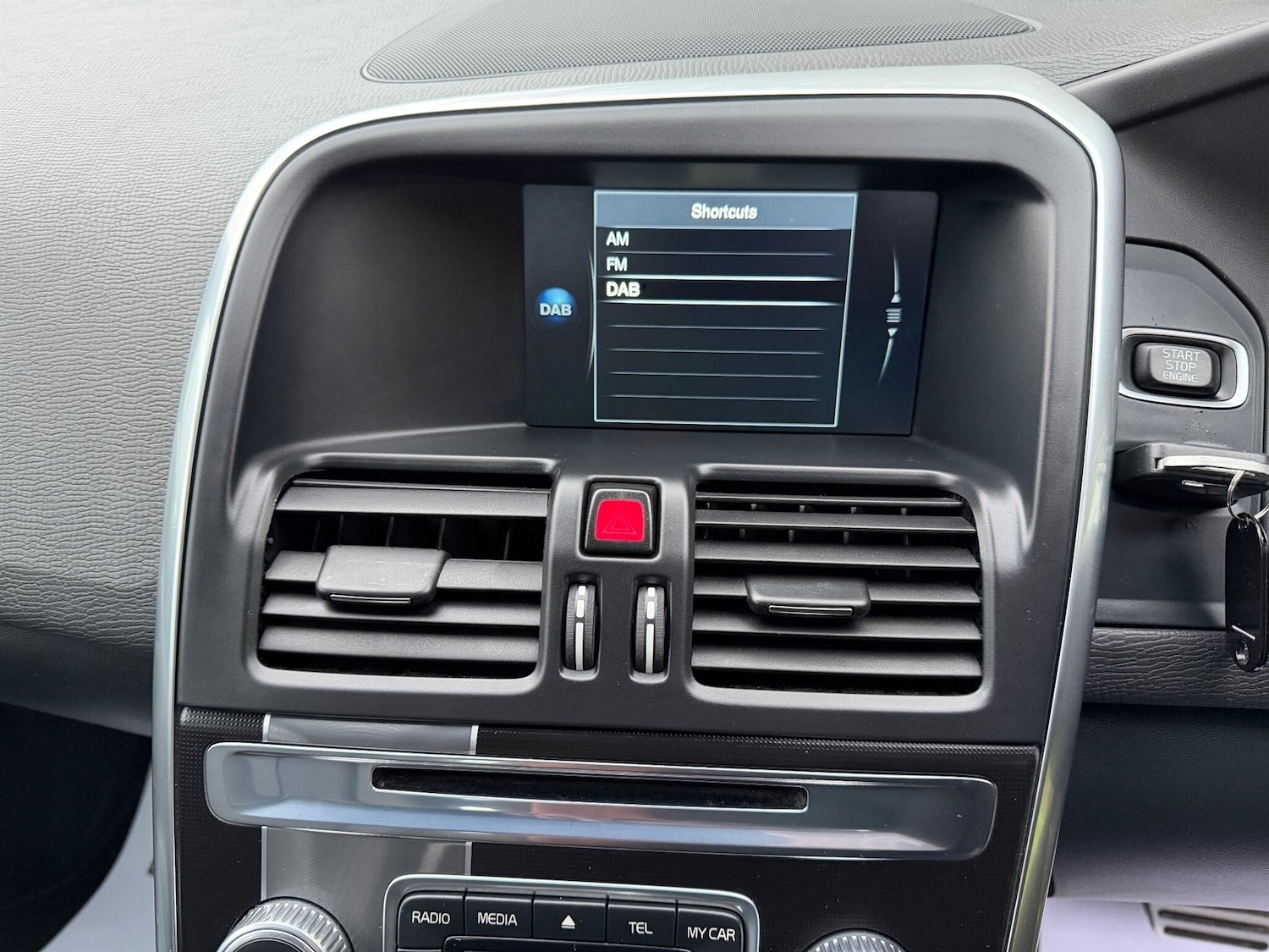 Used Volvo XC60 2015 for sale - 76177245: Photo 16