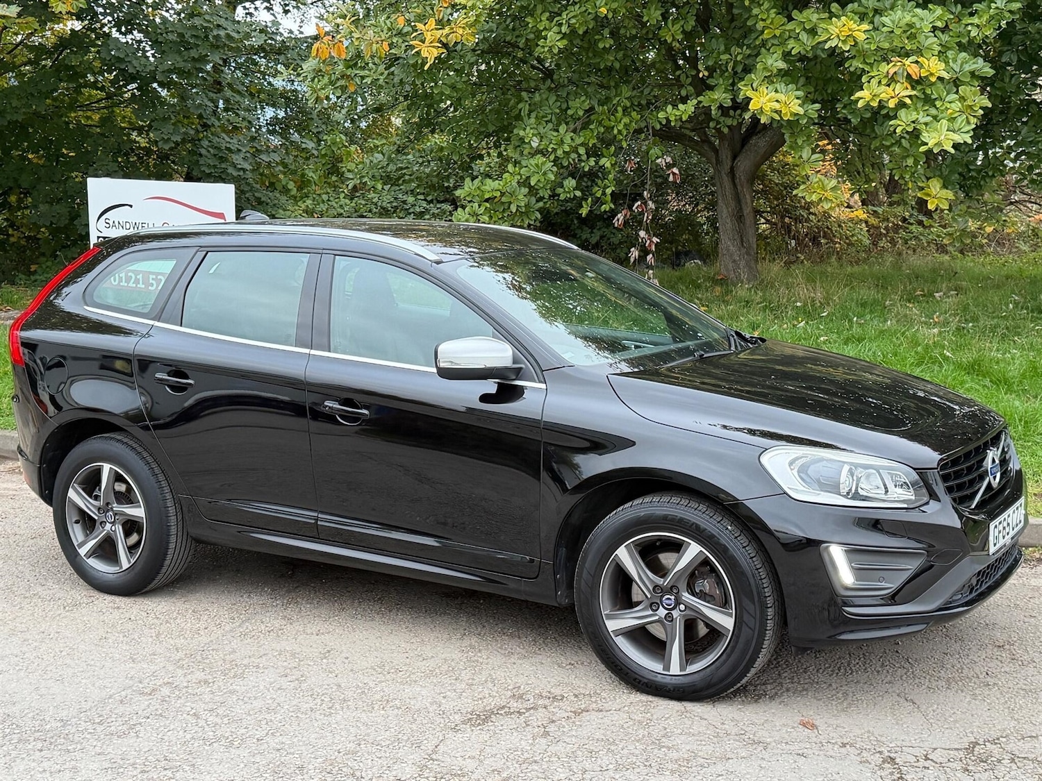 Used Volvo XC60 2015 for sale - 76177245: Photo 2