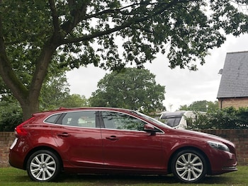 Used Volvo V40 2014 for sale - 78839573: Photo