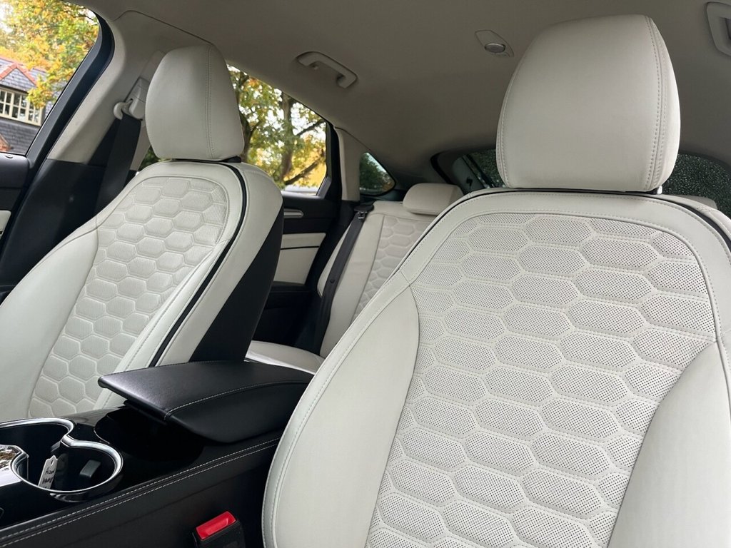 Used Ford Mondeo 2017 for sale - 76900354: Photo 8