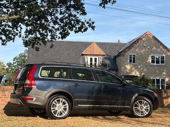 Used Volvo XC70 2013 for sale - 79313504: Photo