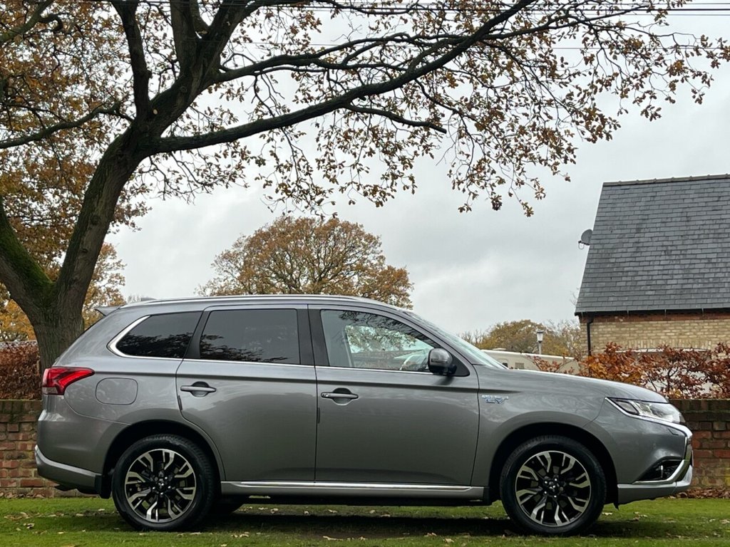 Used Mitsubishi Outlander 2018 for sale - 76900643: Photo 2