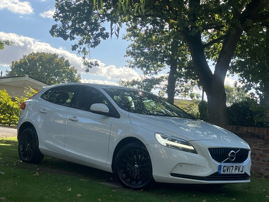 Used Volvo V40 2017 for sale - 76081222: Photo 1