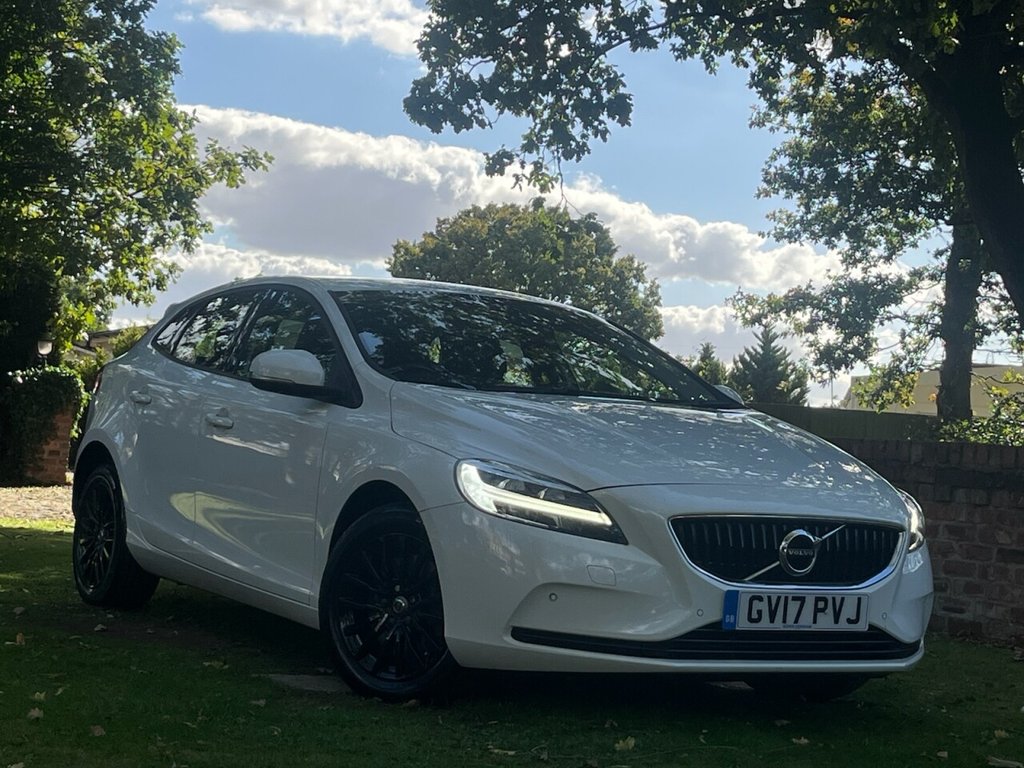 Used Volvo V40 2017 for sale - 76081222: Photo 10