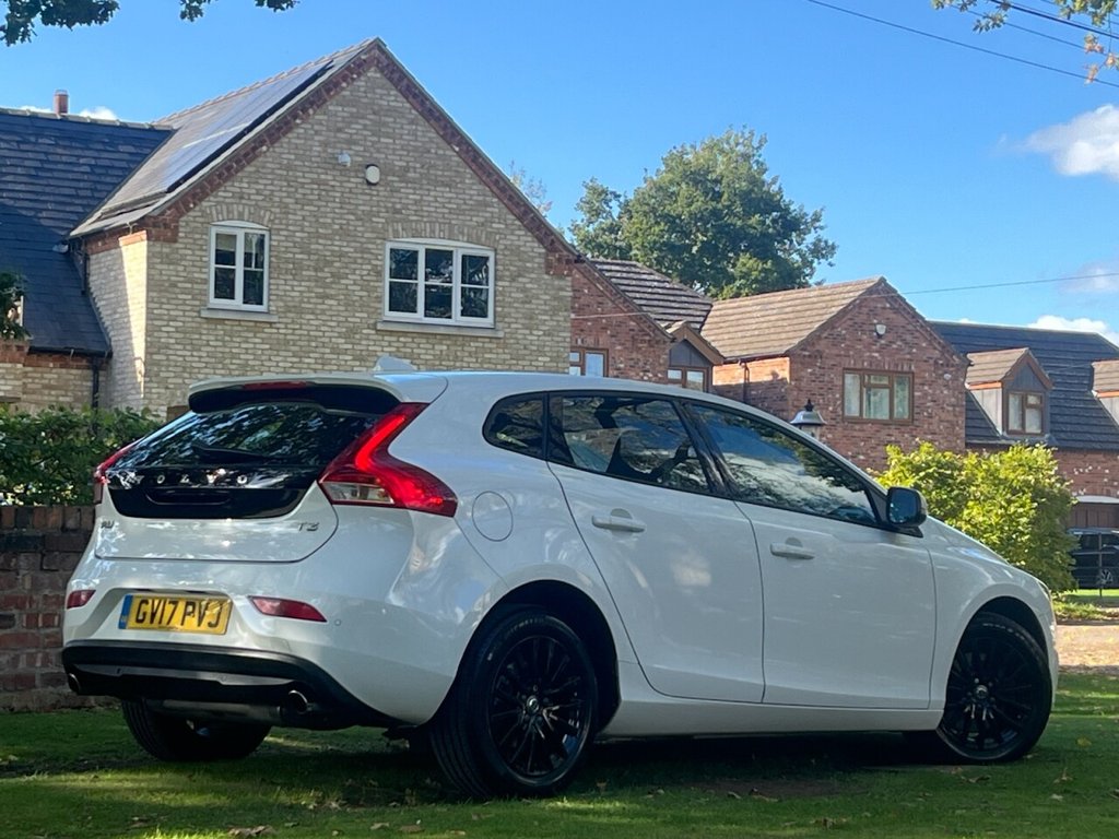 Used Volvo V40 2017 for sale - 76081222: Photo 13