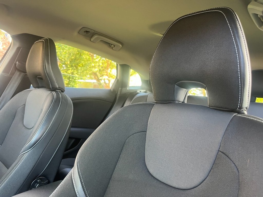 Used Volvo V40 2017 for sale - 76081222: Photo 15