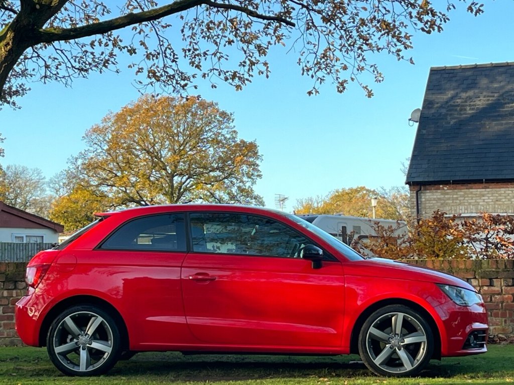 Used Audi A1 2011 for sale - 76768648: Photo 2