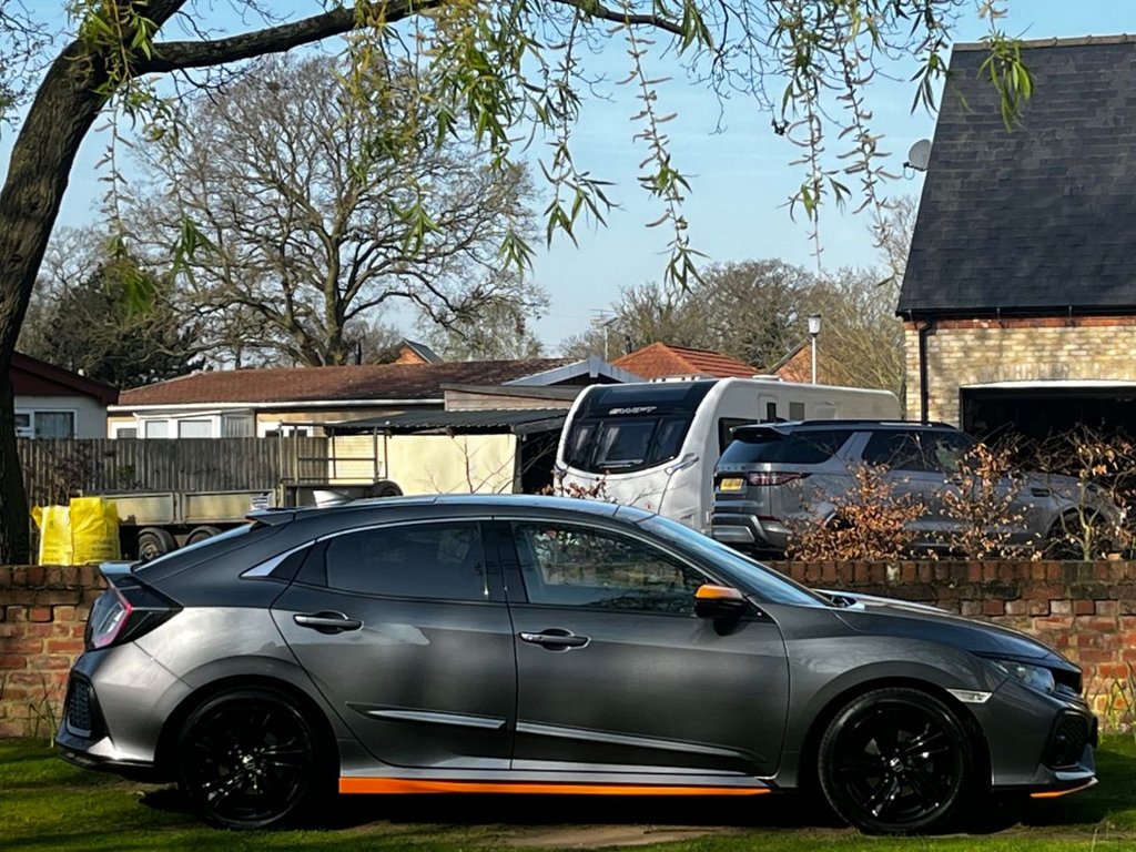 Used Honda Civic 2019 for sale - 78167170: Photo 2