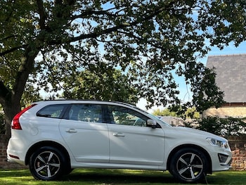 Used Volvo XC60 2017 for sale - 76081108: Photo 2