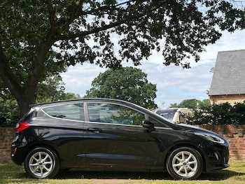 Used Ford Fiesta 2017 for sale - 79046184: Photo