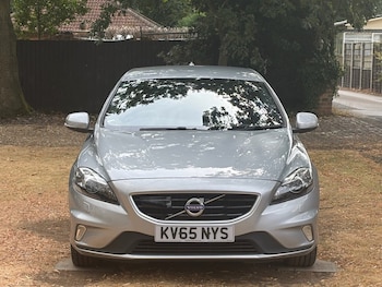 Used Volvo V40 2015 for sale - 79551259: Photo
