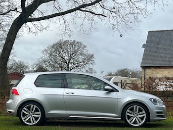 Used Volkswagen Golf 2016 for sale - 77583772: Photo