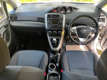 Used Toyota Verso 2014 for sale - 78372705: Photo